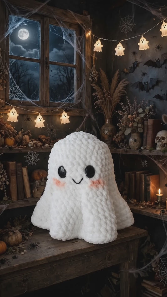 Spooky Ghost Crochet Pattern PDF – Easy Amigurumi Halloween Ghost with Mushroom Cap